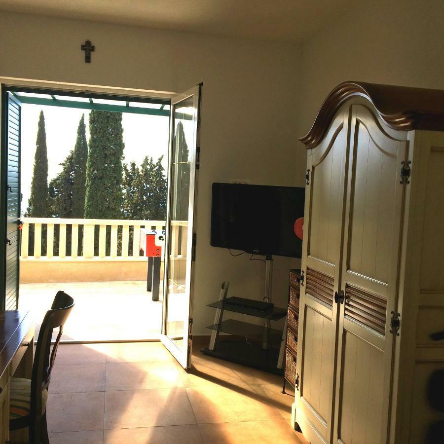 Ursa Minor Villa Sumartin Exterior foto